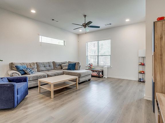 5th image of 207 Athenia Dr