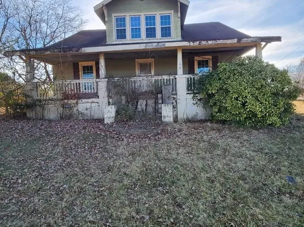 128 N Main St, Granite Falls, NC 28630