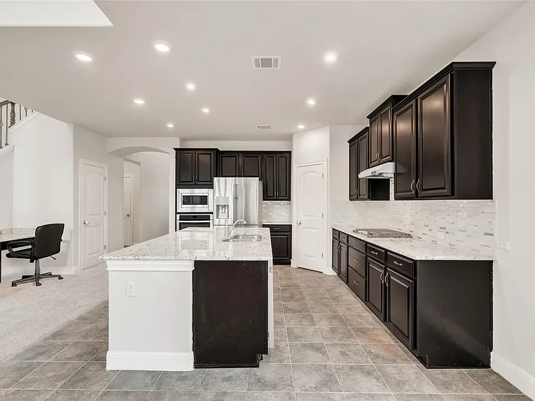 5300 Cipriano Dr — Photo 14