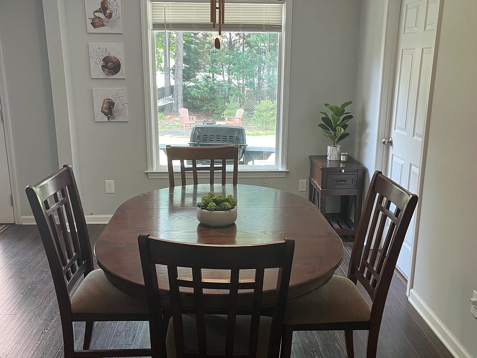 110 Linden Ln — Photo 4