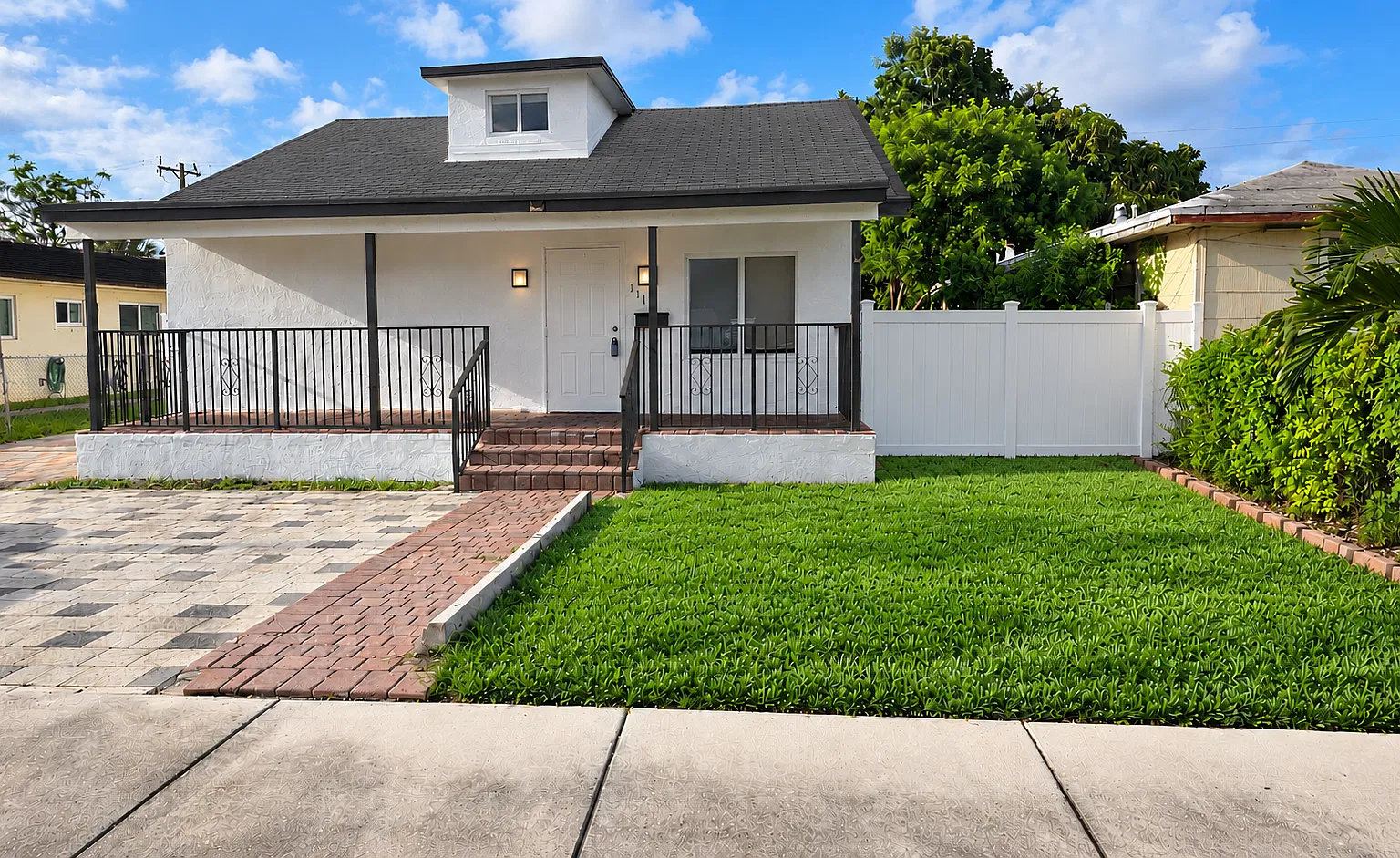 4 bed, 2827 sqft, $3,900 — Photo 1