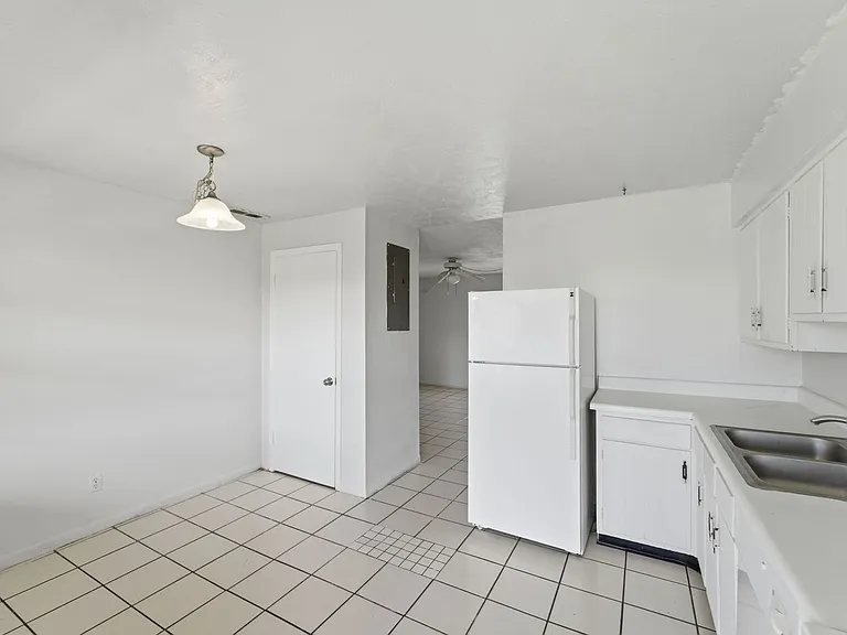 1655 W Oak Ridge Rd #D — Photo 17