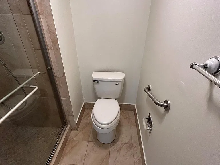 900 SW 142nd Ave #202L — Photo 21