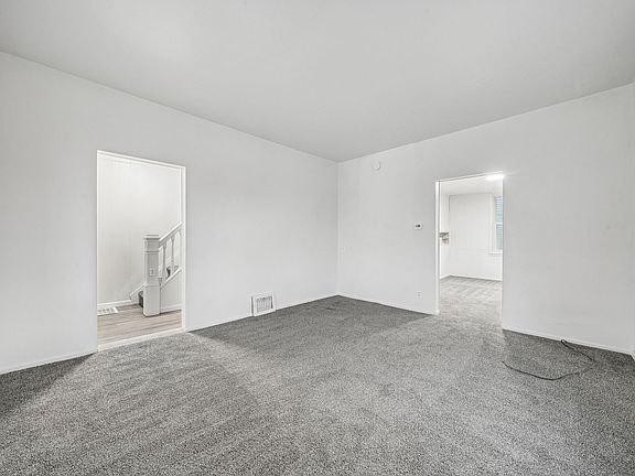 4th image of 910 Harrison Ave