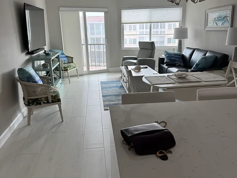 1250 N Portofino Dr #404 — Photo 2