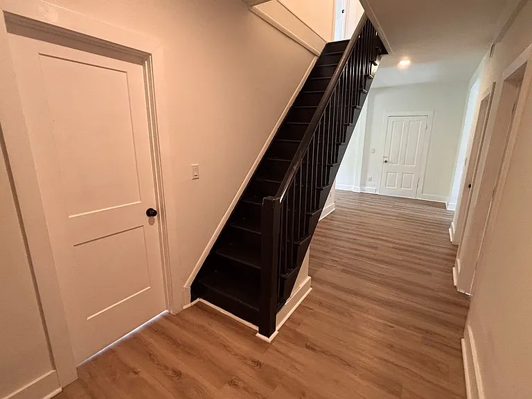 30 Sanford St — Photo 4