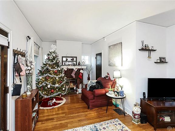 4th image of 244 Corona Ave