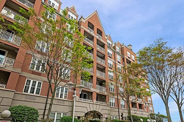 Sold by Keller Williams Realty Empire | media 18