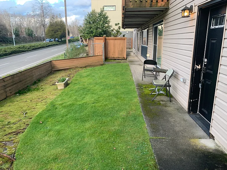 5013 Sand Point Pl NE #B — Photo 3