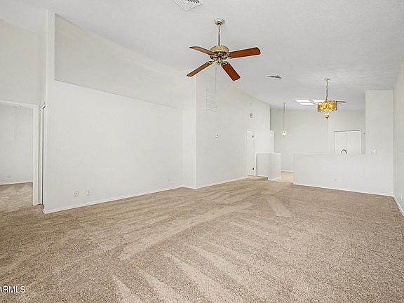 4th image of 879 E HEARNE Way
