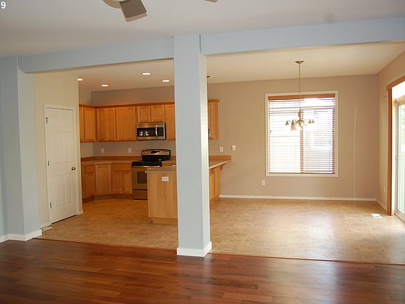 5th image of 10317 NE 115th Ave