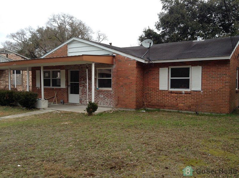 2nd image of 606 Thornton Pl #1