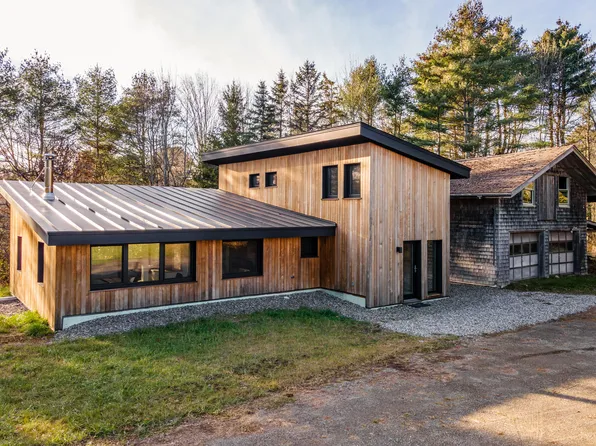 92 Edgecomb Road, Belfast, ME 04915
