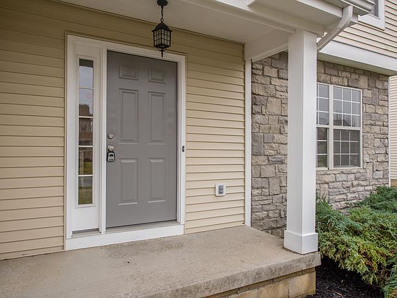 3rd image of 5903 Alturas Way