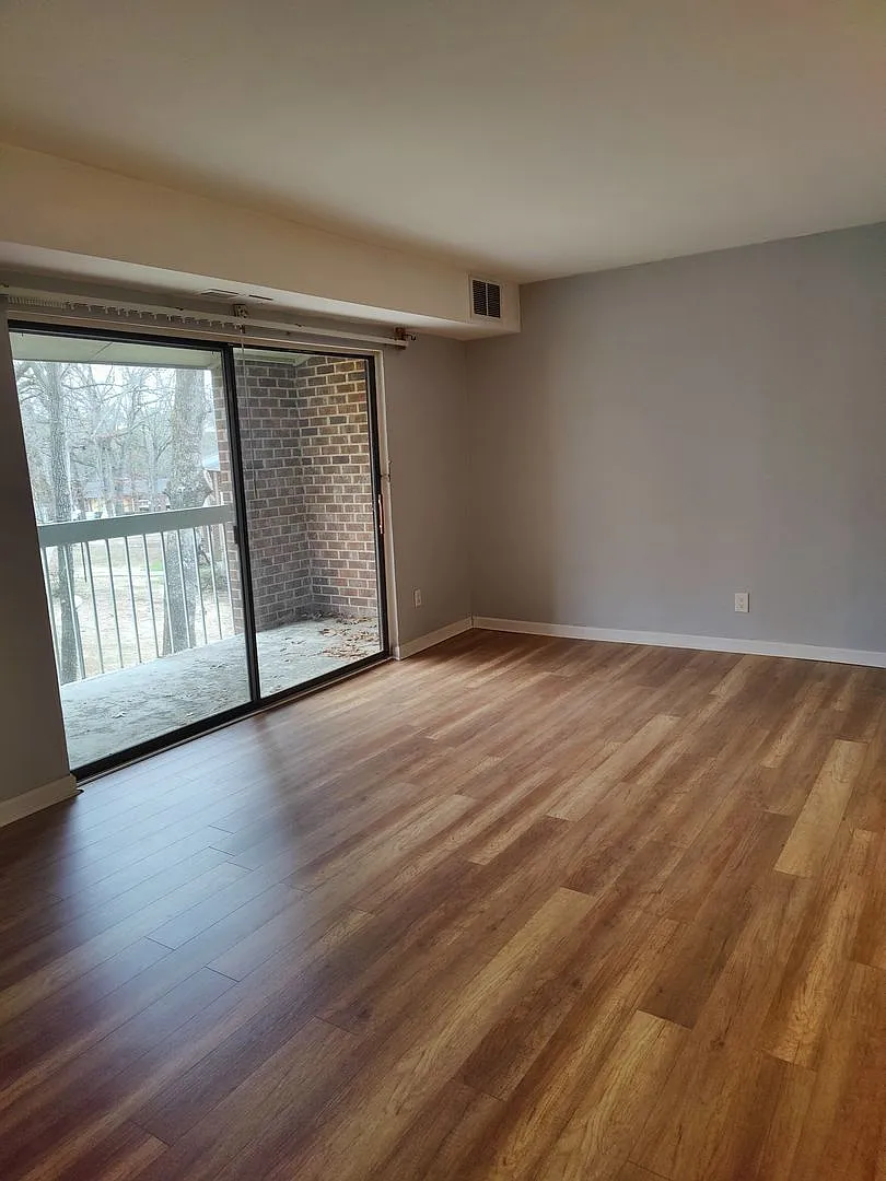 Three bedroom, 2 bath condo in Raleigh-$250 off first month! — Photo 2