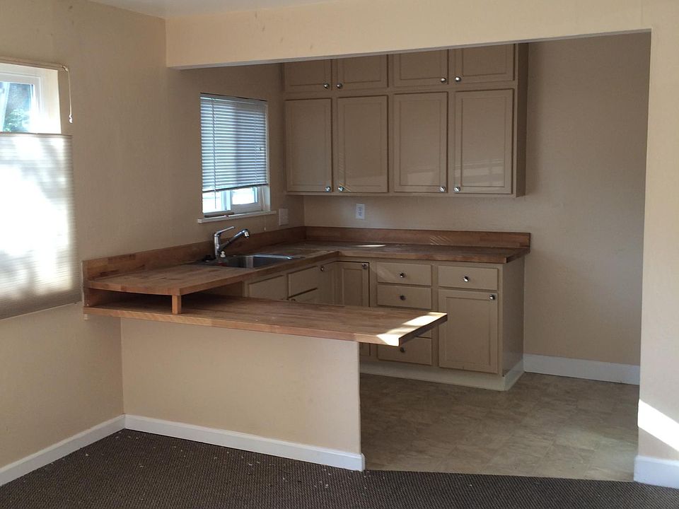 2nd image of 509 Brown St #3