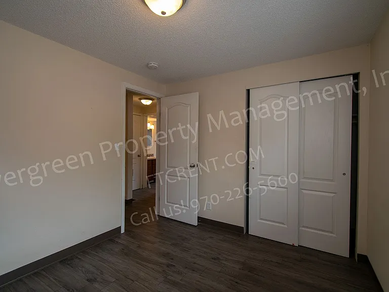 Mosher Manor — Photo 15