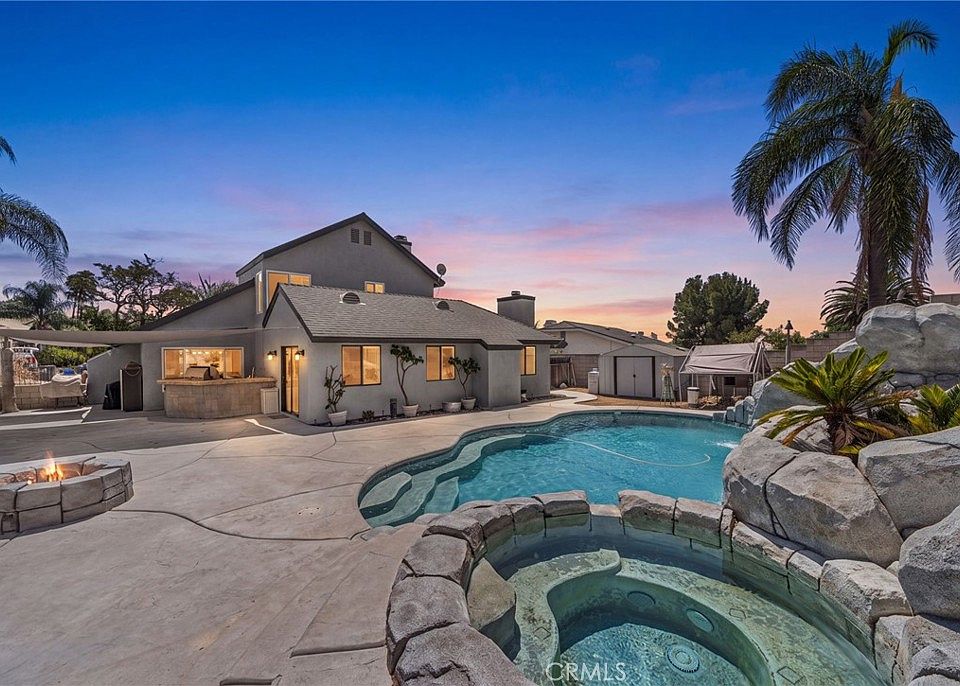 1st image of 8433 Tamarind Ln
