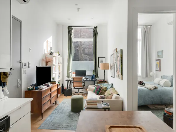 622 Grand Avenue image 1 of 12