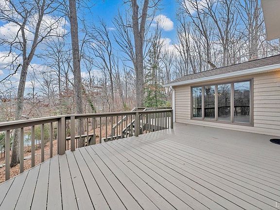 4th image of 2768 Lake Retreat Rd