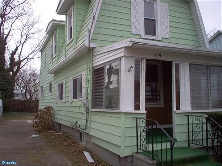 2nd image of 189 Parkinson Ave