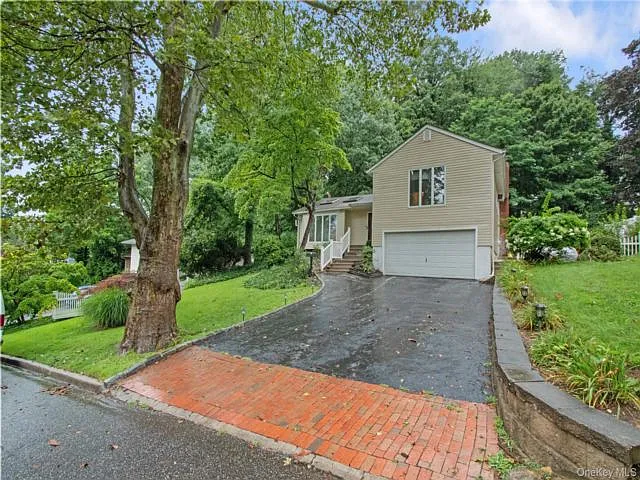 10 Sycamore Rd — Photo 1