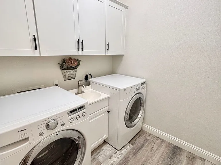 847 E La Costa Pl — Photo 22