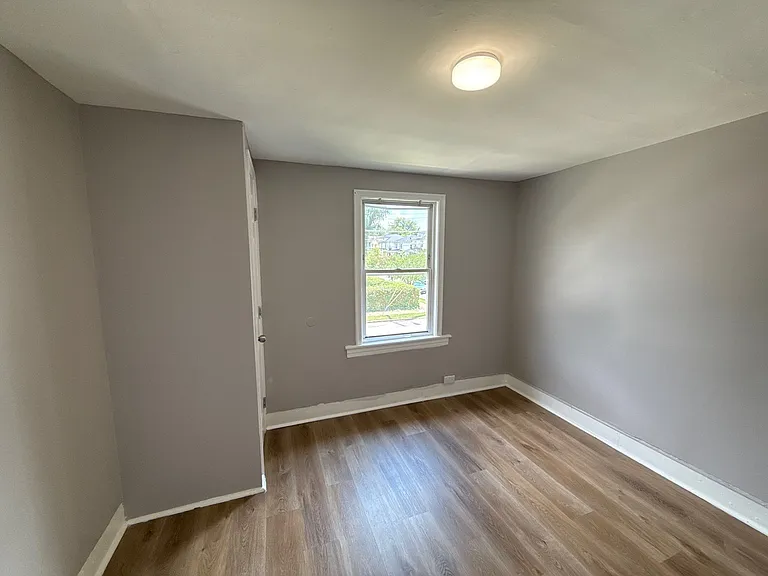 4002 Hayward Ave #B — Photo 6