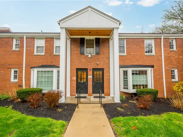 844 Thorn St APT 62, Sewickley, PA 15143