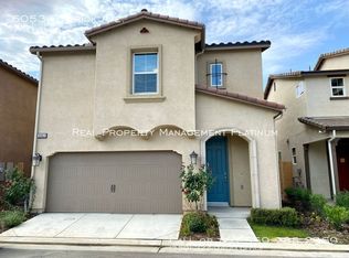 6053 E Brick Dr, Fresno, CA