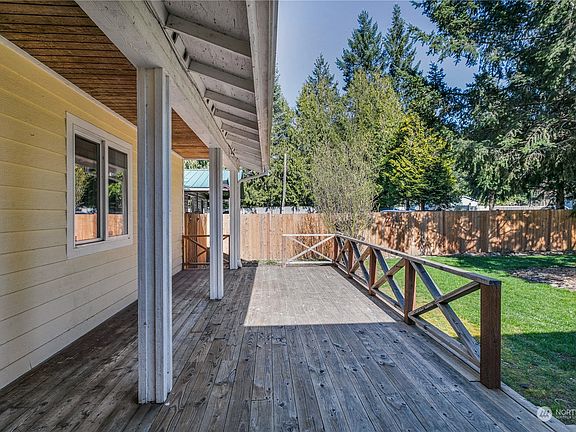 3rd image of 8716 Boxwood Court SE