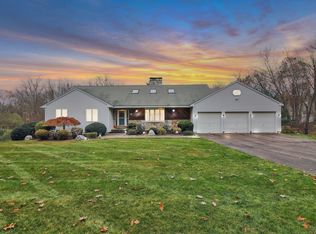 100 Pinnacle Rd, Ellington, CT 06029