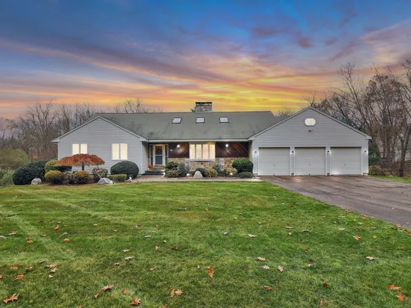 100 Pinnacle Road, Ellington, CT 06029
