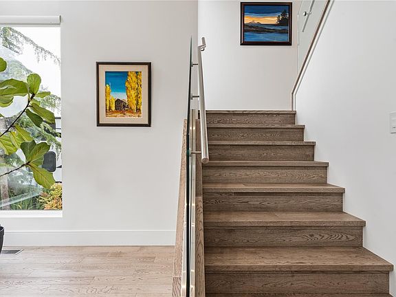 5th image of 52 Maquinna St