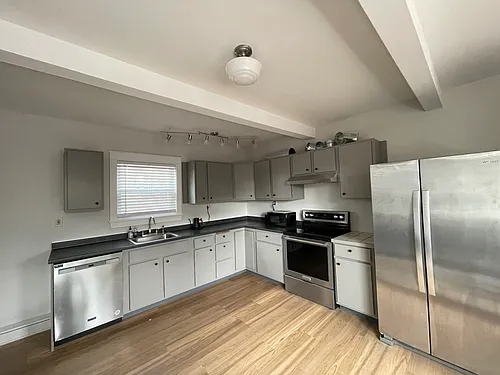 139 Pine St #1 Photo 1