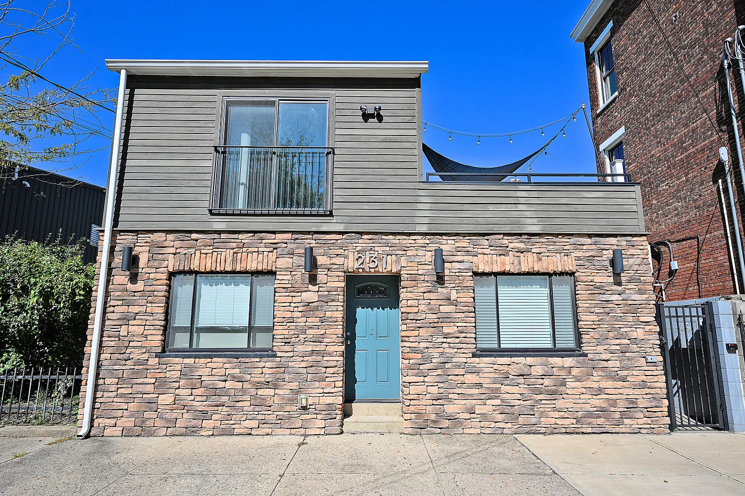 2 bed, 775 sqft, $1,695 — Photo 2