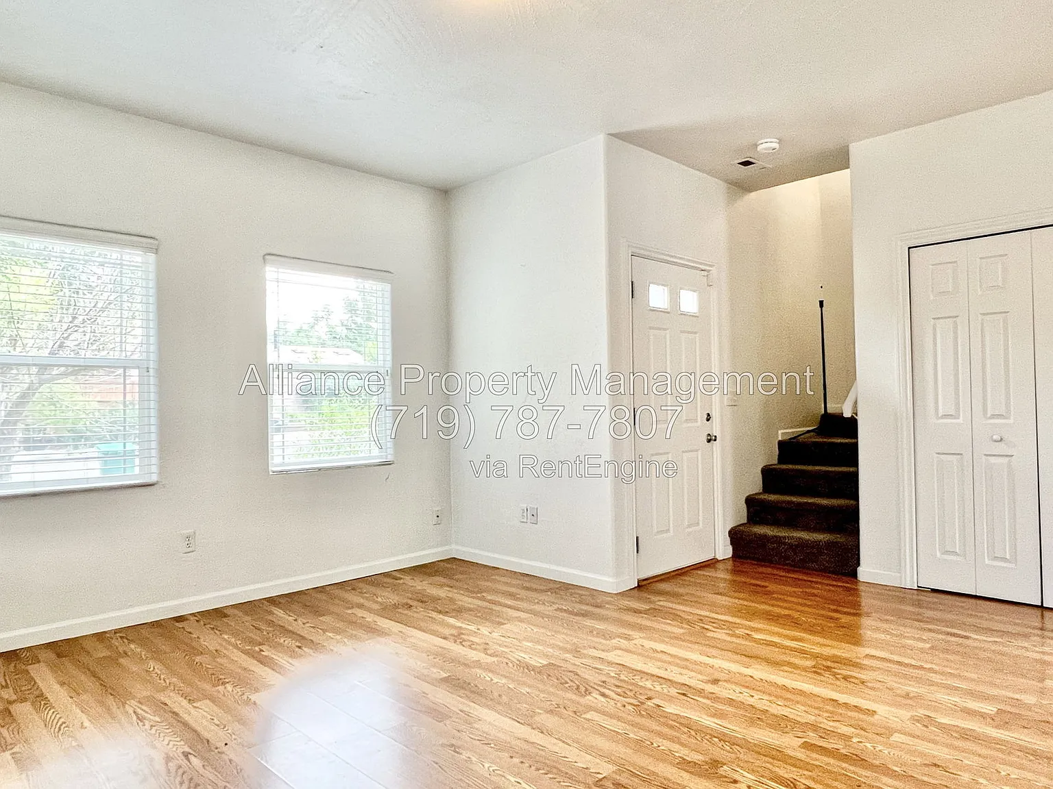 3 bed, 2.5 bath, 1300 sqft, $1,995 — Photo 3