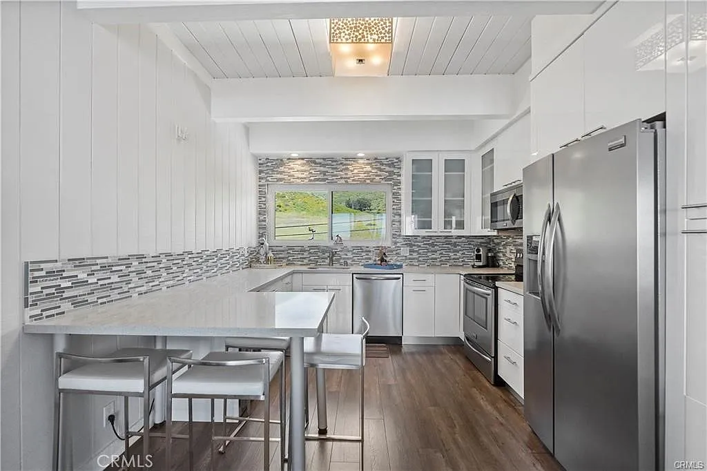 2 bed, 986 sqft, $5,550 — Photo 4