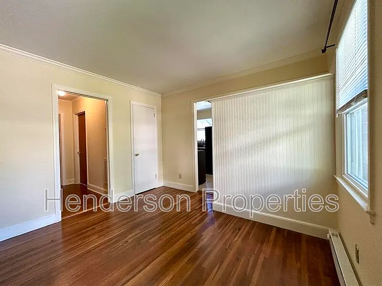1526 Landis Ave — Photo 6