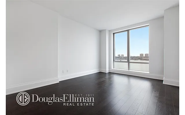 Rented by Douglas Elliman | media 16