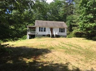 3 Harder Rd, Barryville, NY 12719