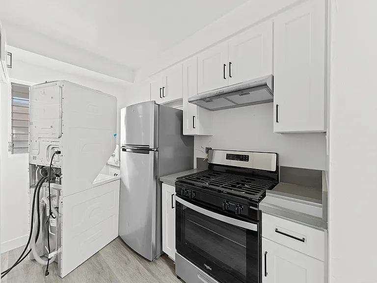 Madison Apt — Photo 11