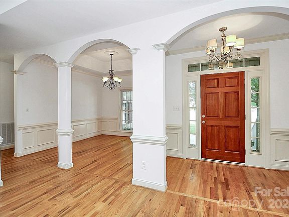 5th image of 2257 Veery Ln