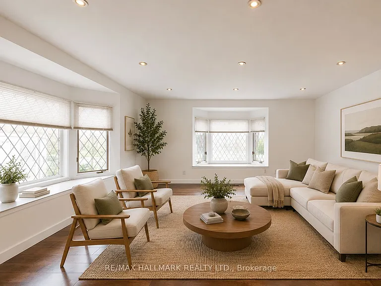 35 Benlamond Ave — Photo 2