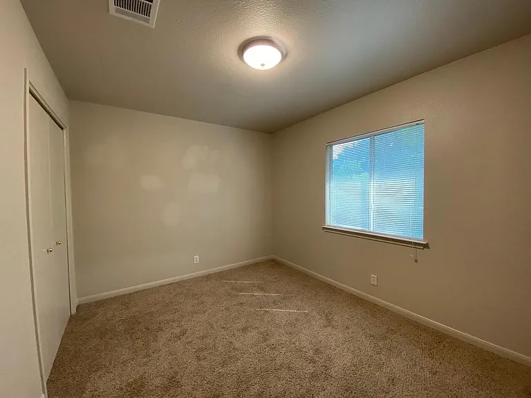 1129 Stephanie Lee Ln — Photo 11