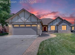 43798 Columbia Dr, Clinton Township, MI 48038