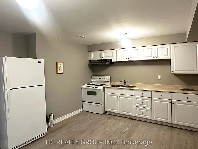 821 Walsh Ct #BASEMENT — Photo 1