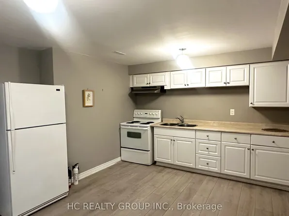 821 Walsh Ct #Basement, Newmarket, ON L3X 2V3