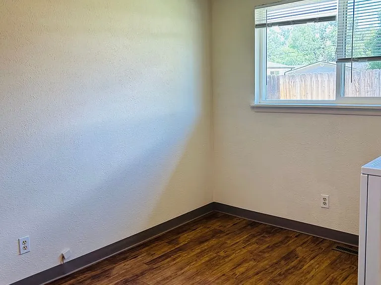 4904 S Iowa Ave — Photo 6