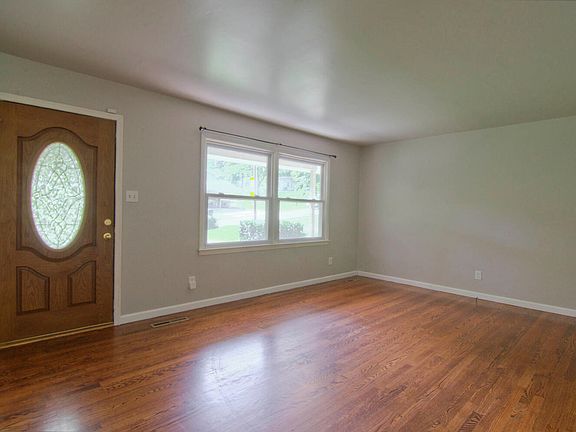 2nd image of 4929 Fleetwood Dr